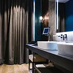 Du Pere Bise - Jean Sulpice Hotel