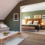 Hotel Du Pere Bise - Jean Sulpice