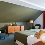 Du Pere Bise - Jean Sulpice Hotel