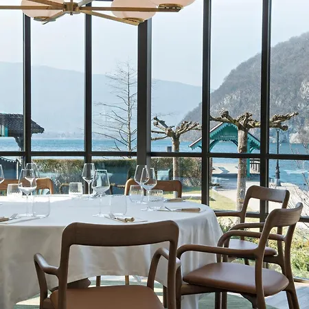 Du Pere Bise - Jean Sulpice Hotel